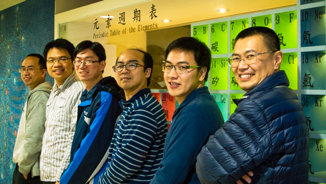 From right to left: Dr. Wei-hau Chang, Dr. Jen-wei Chang (the first author of Journal of Structural Biology 184, 52-62), Dr. Yi-min Wu (second author), Dr. Chun-hsiung Wang, Dr. Jheng-syong Wu, and  Rob S.-H. Huang (Ph. D. candidate).